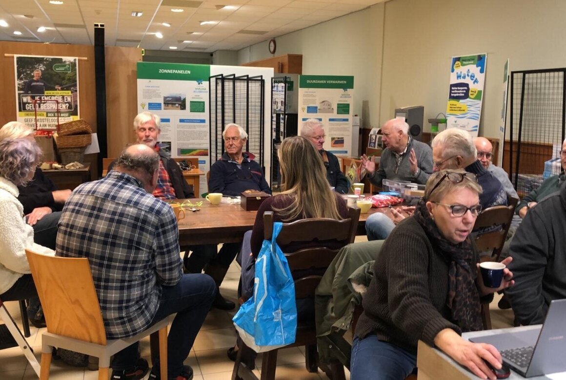 Vrijwilligers met pauze 2.jpg